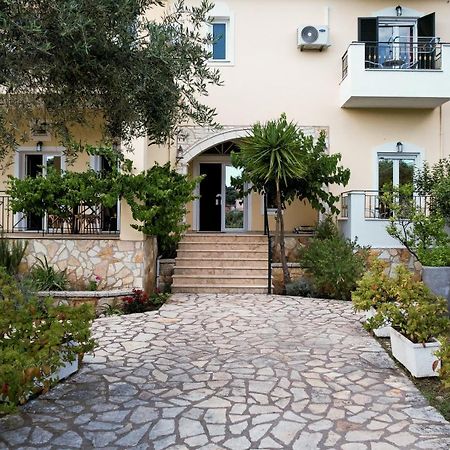 Chrisovalanto Hotel Sívota エクステリア 写真