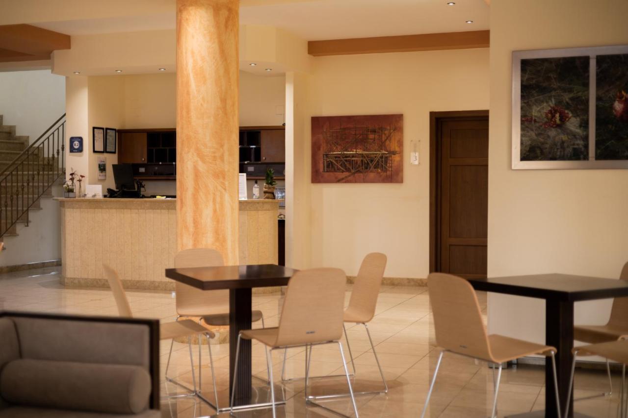 Chrisovalanto Hotel Sívota エクステリア 写真