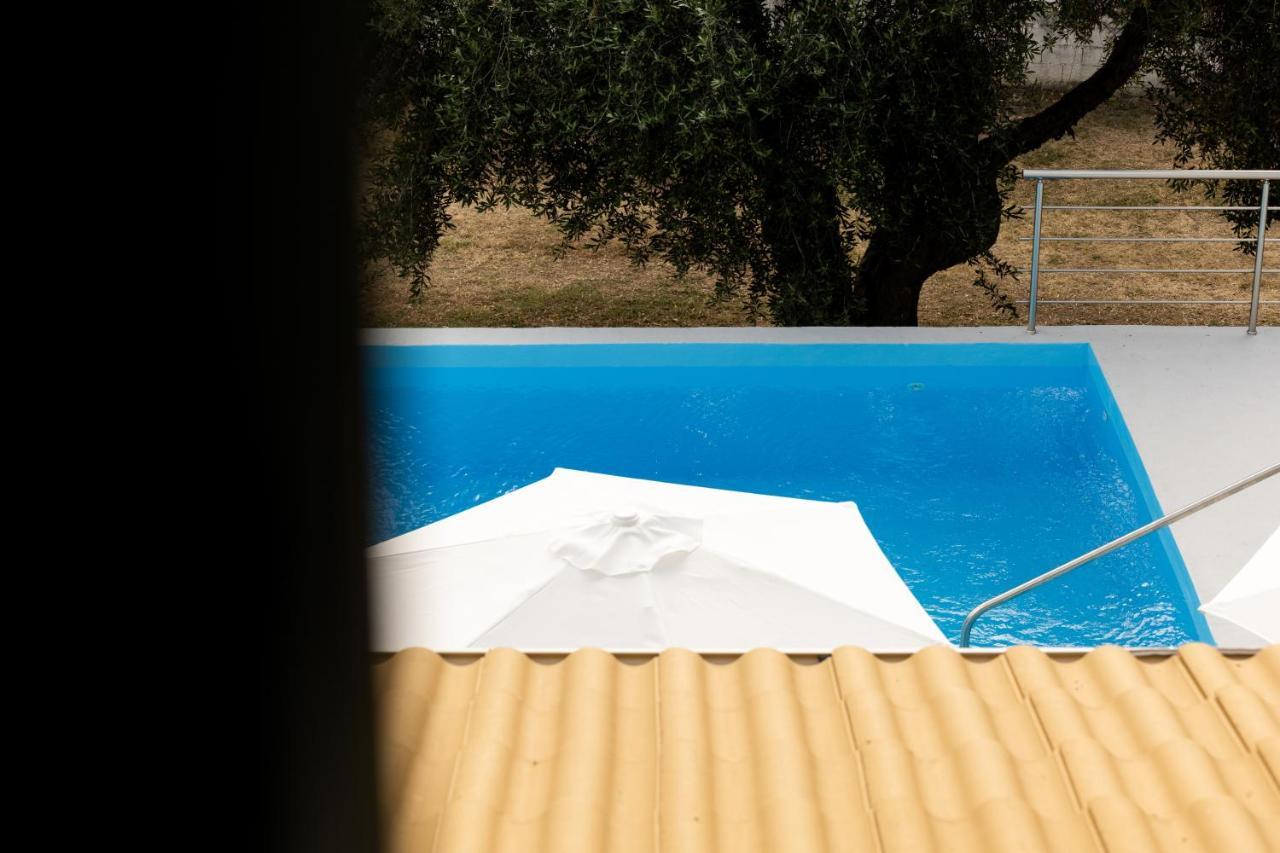 Chrisovalanto Hotel Sívota エクステリア 写真