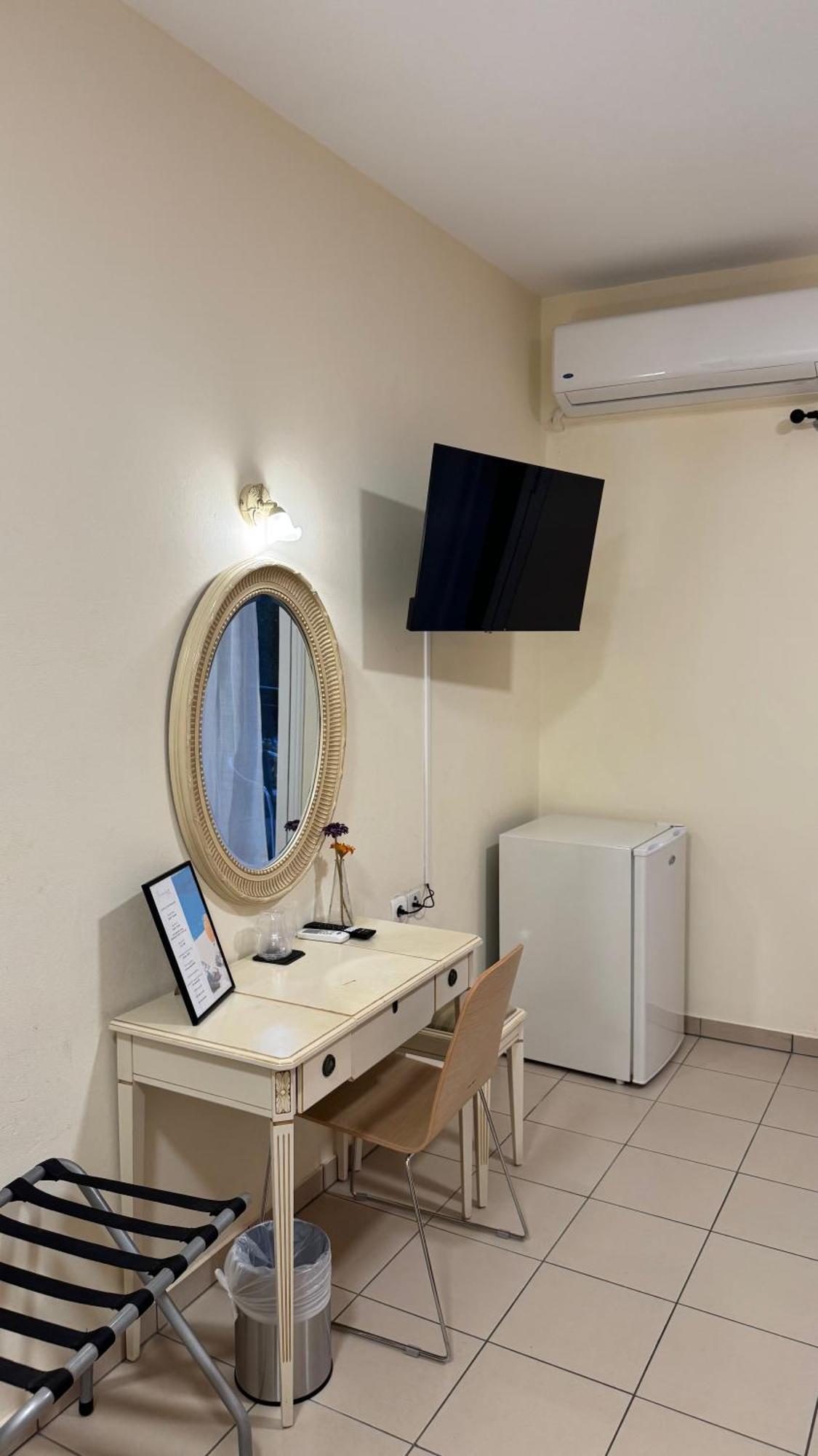Chrisovalanto Hotel Sívota 部屋 写真