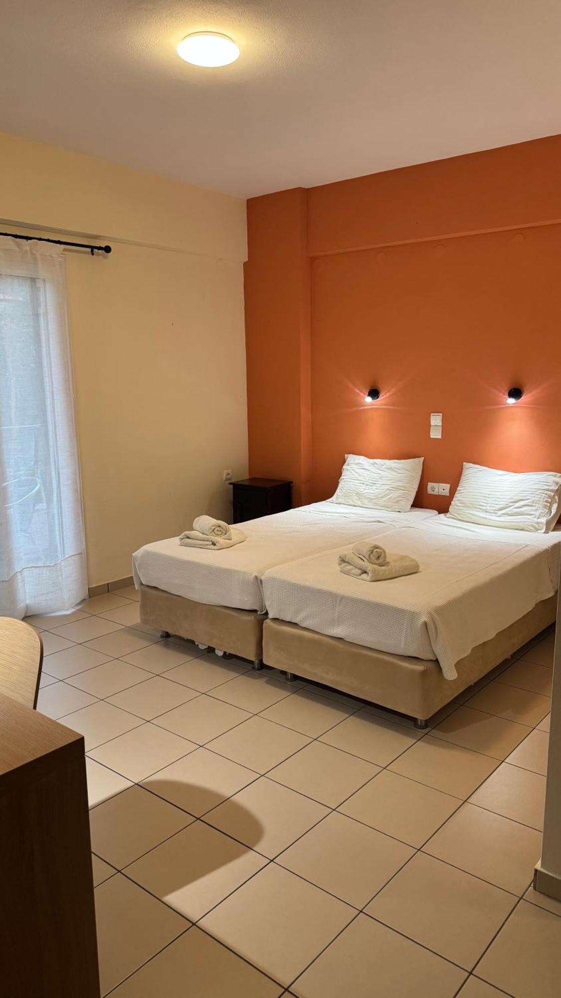 Chrisovalanto Hotel Sívota エクステリア 写真